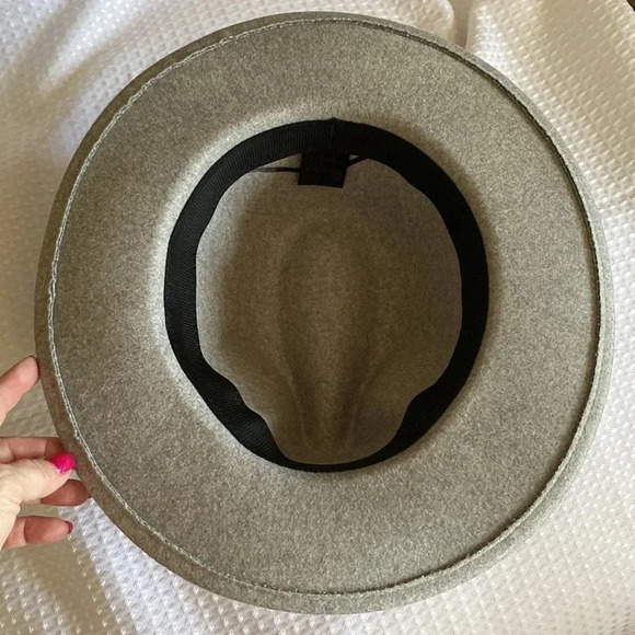 FEDORA HAT WITH ANIMAL PRINT BAND - Picture 6 of 9